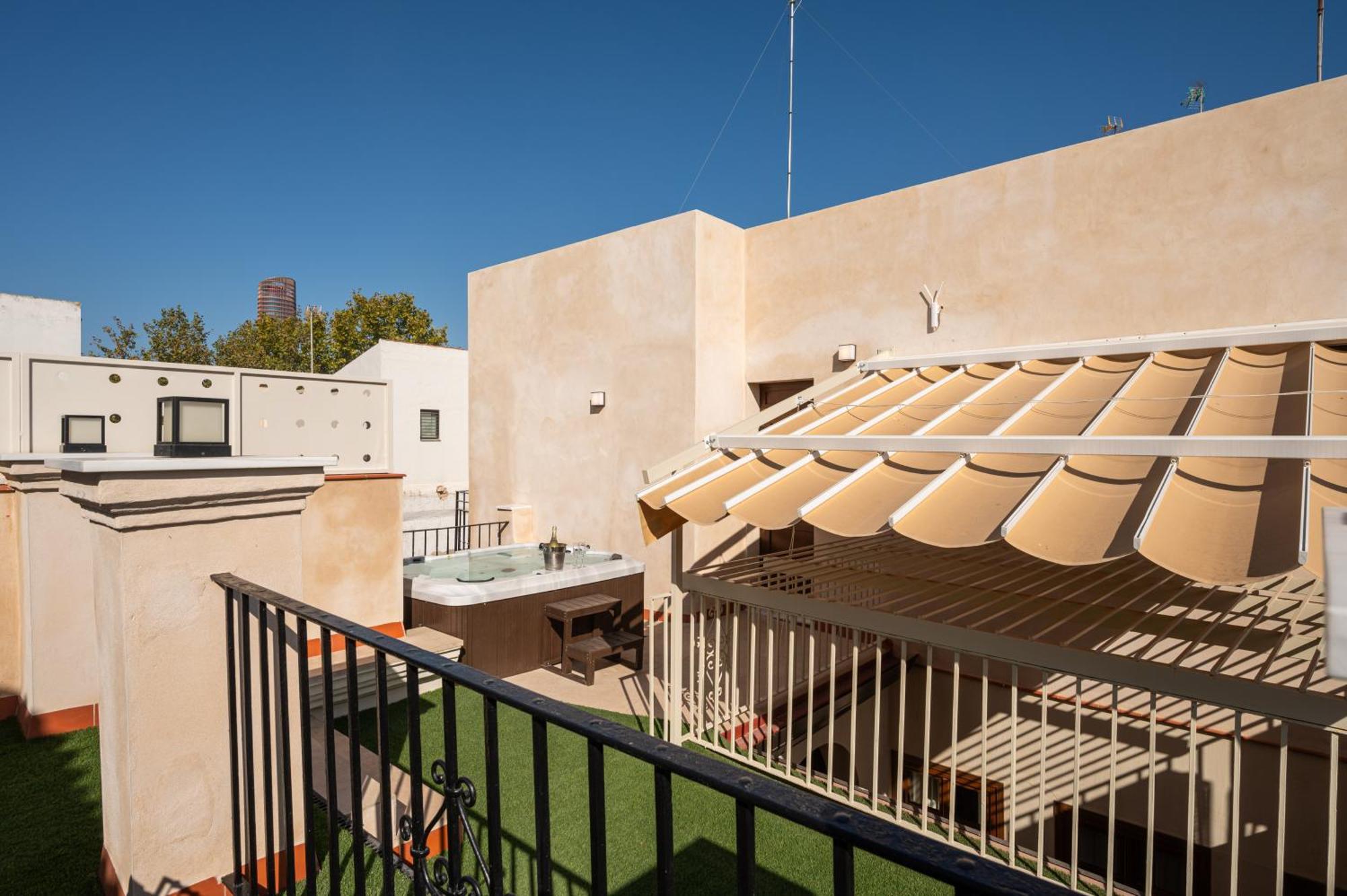 Apartamentos Gravina 56 Seville Exterior photo